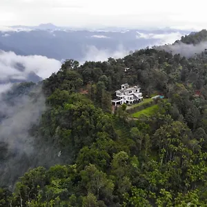 Chateau Woods 3* Kalpetta